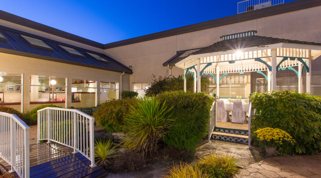 Gazebo at Powell River Town Centre Hotel on the Sunshine Coast Gazebo at Powell River Town Centre Hotel on the Sunshine Coast