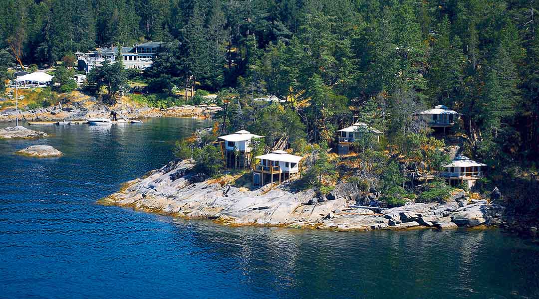Exterior shot of the Rockwater Secret Cove Resort in Halfmoon Bay, BC