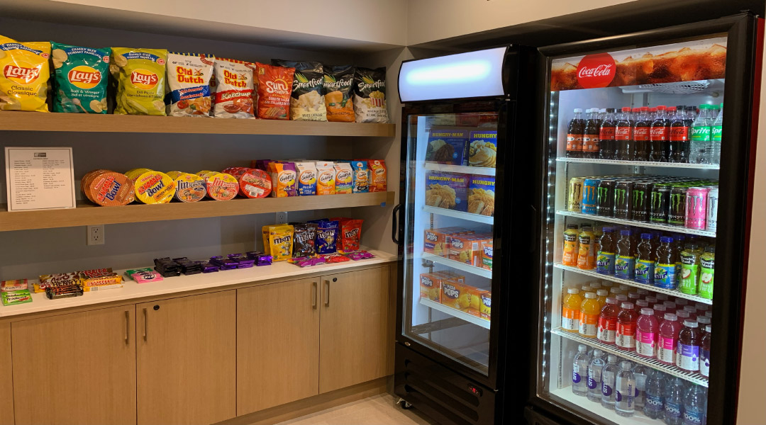 Express shop at the Holiday Inn Express Suites Courtenay