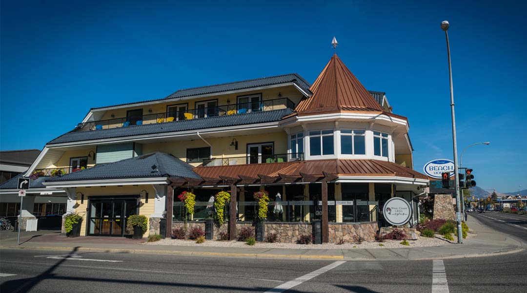 Exterior of the Prestige Beach House in Kelowna Exterior of the Prestige Beach House in Kelowna