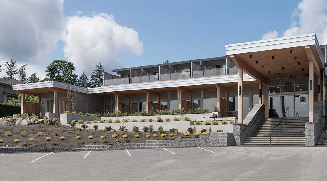 Exterior parking lot and entrance of the Harbour House Hotel on Salt Spring Island Exterior parking lot and entrance of the Harbour House Hotel on Salt Spring Island